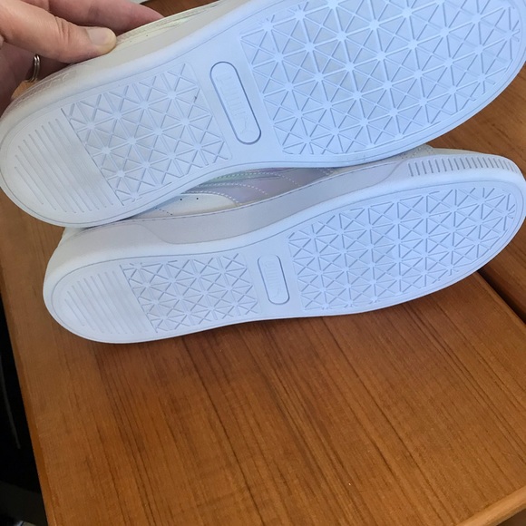 Puma Carina Prismatic Shoes NWOT - Picture 6 of 8